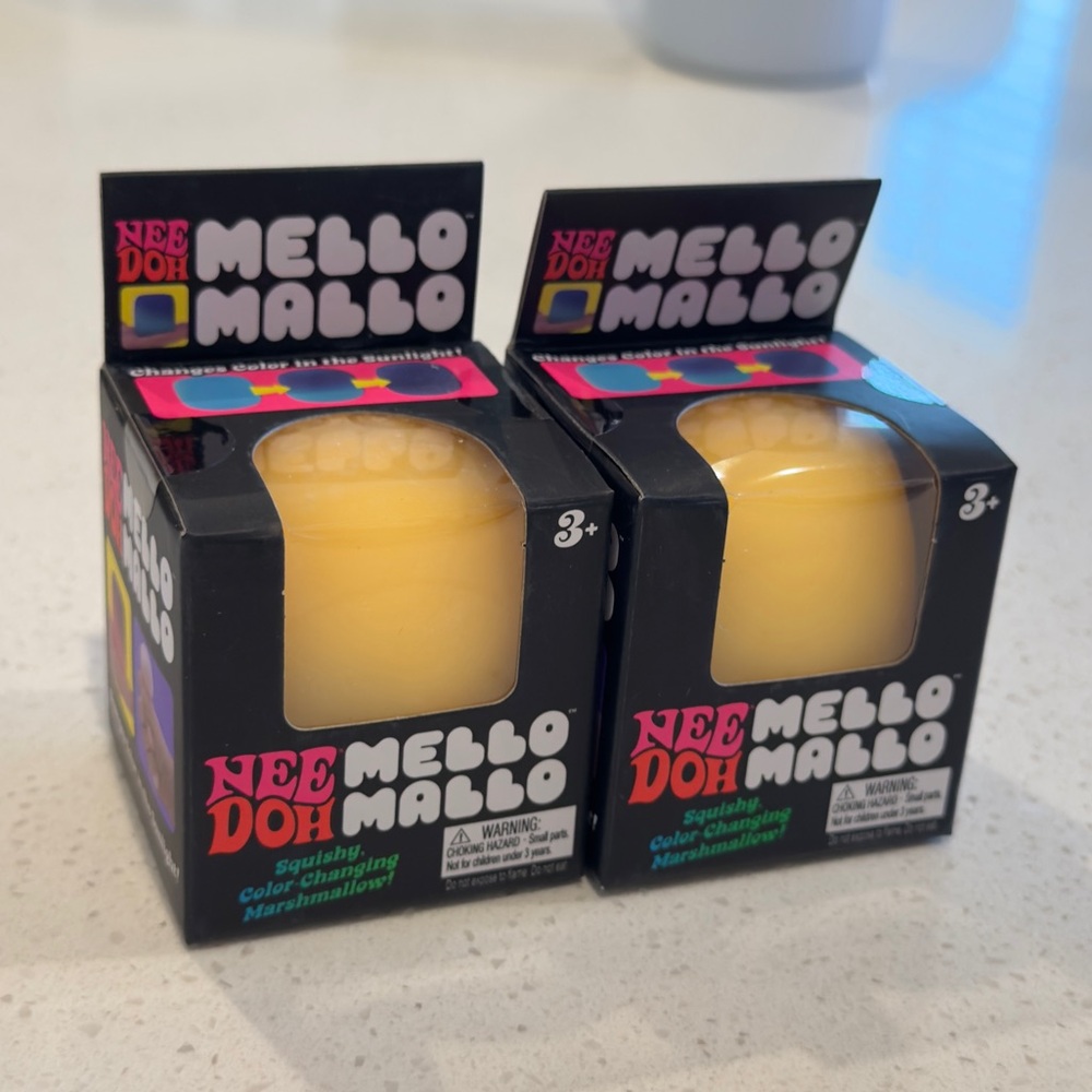 VIRAL NeeDoh Mello Mallo Color-Changing Squishy
Marshmallows | Yellow | NWT